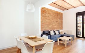 Akira Flats Urgell Apartment